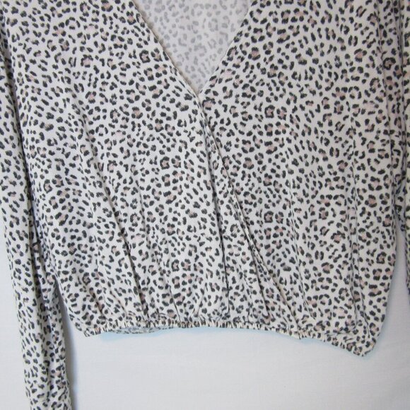 Victoria Secret Heavenly Leopard Print V-Neck Long Sleeve Blouse Womens Small - Picture 2 of 7